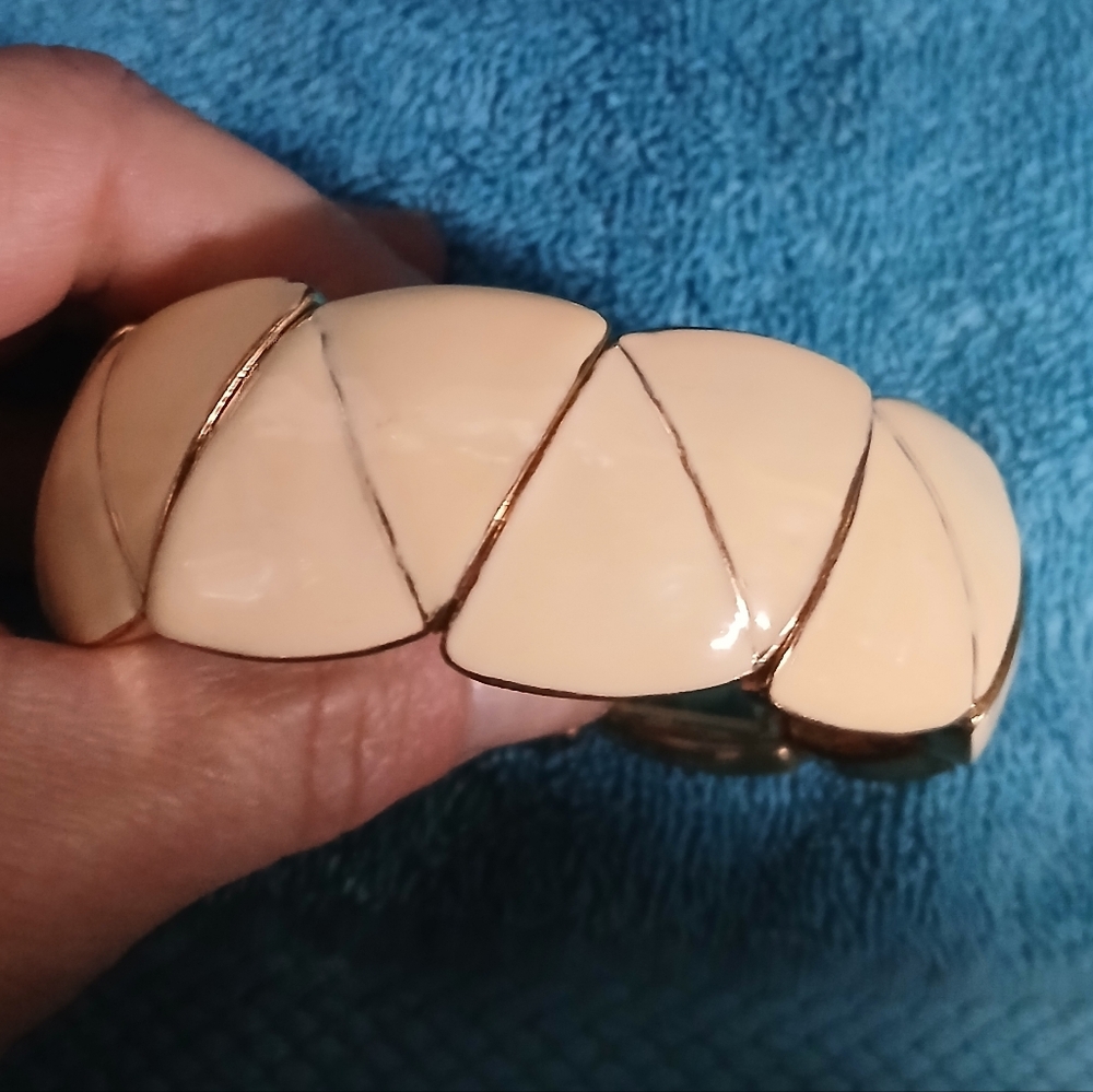 Cream and Gold Stretch Bracelet